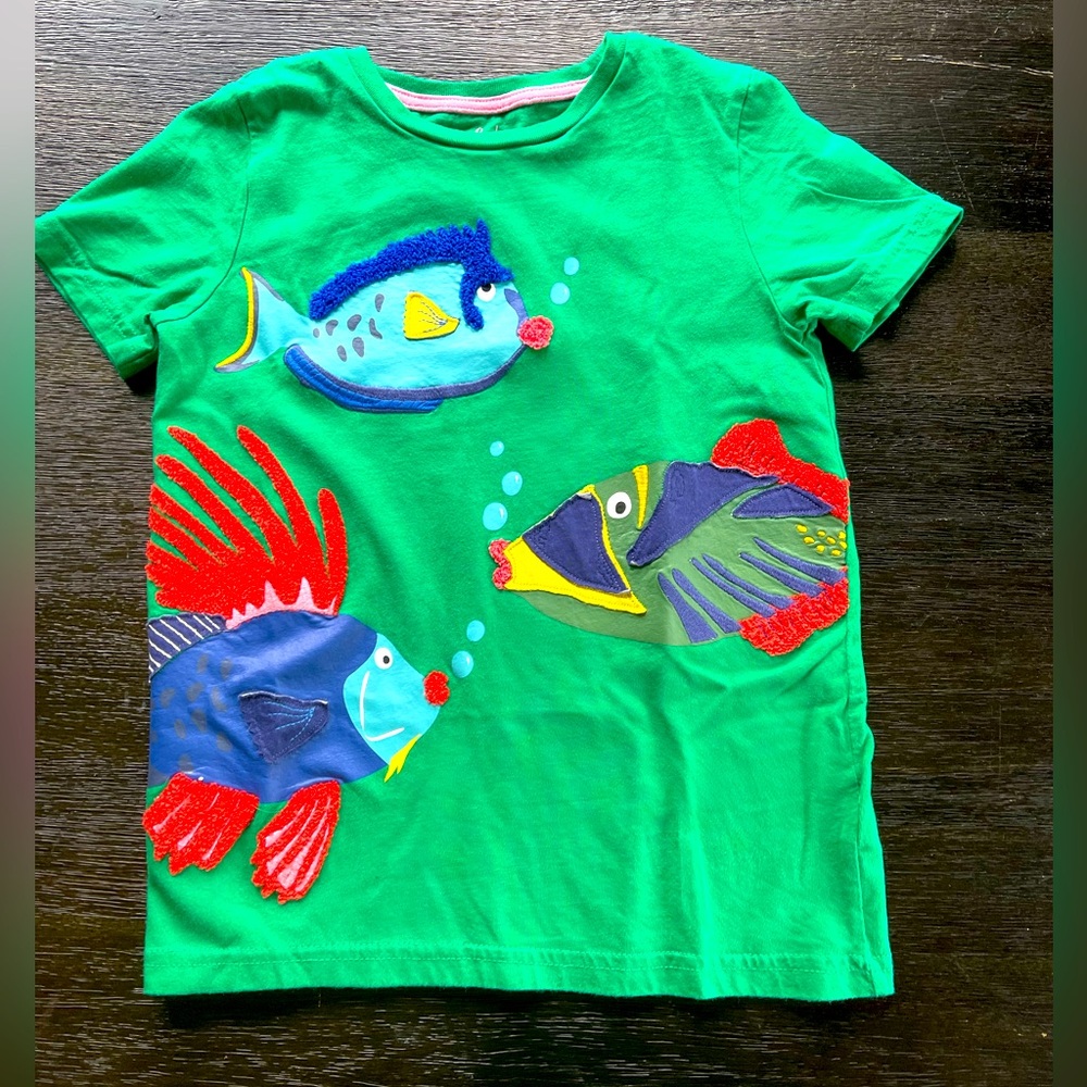 Mini Boden Graphic Tee Size kids Size 8 - 9 EUC